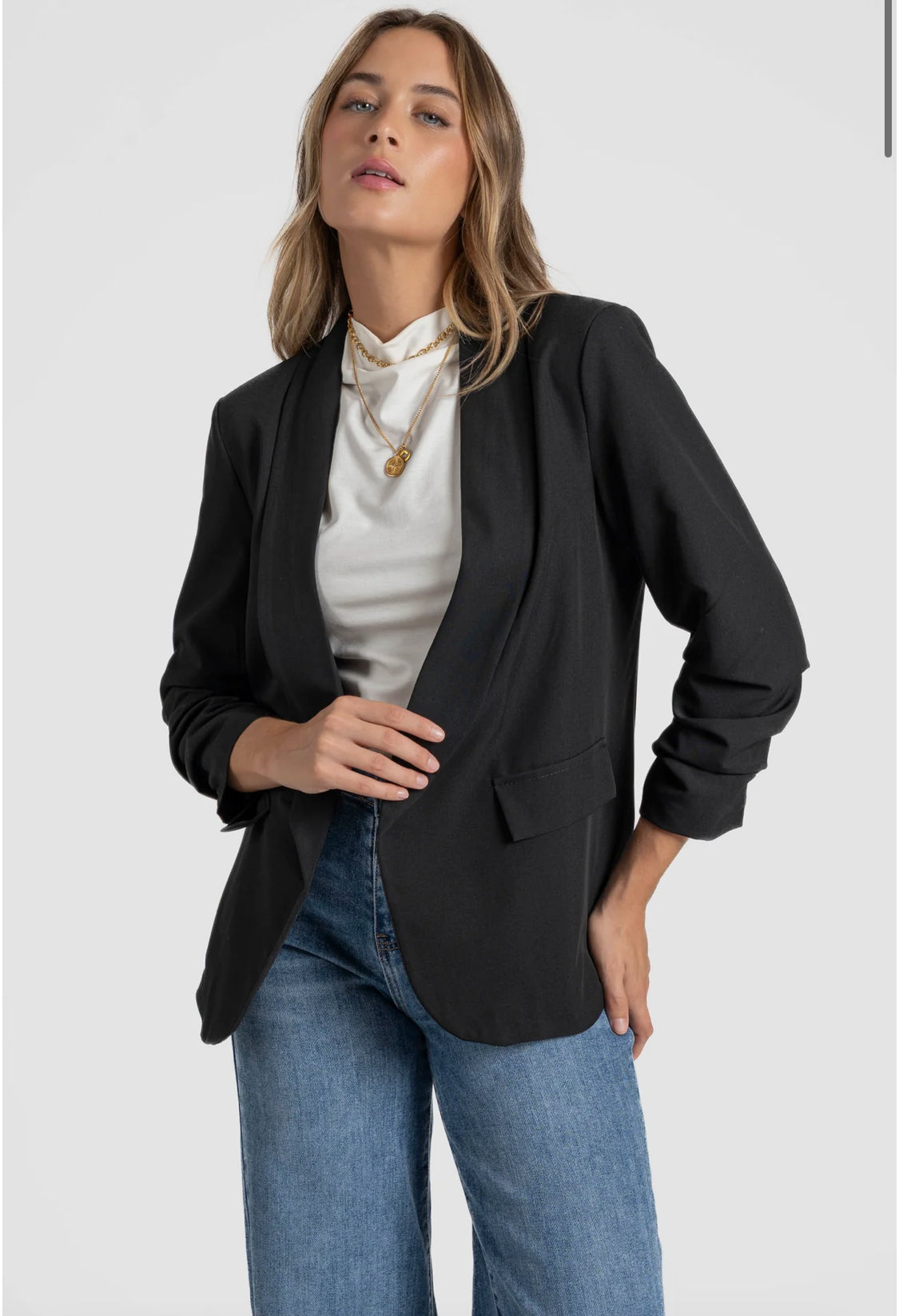 Blazer Noir Classique – Élégance Intemporelle