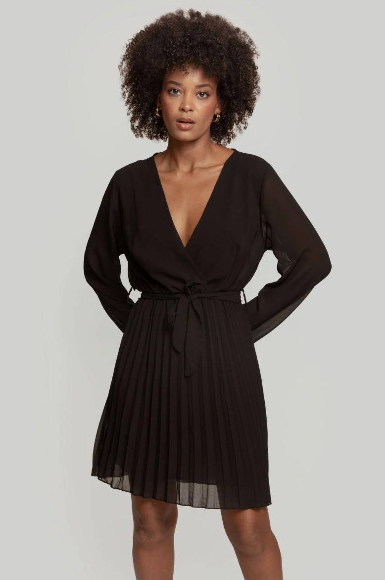 Robe Noire Courte Cache-Cœur à Jupe Plissée