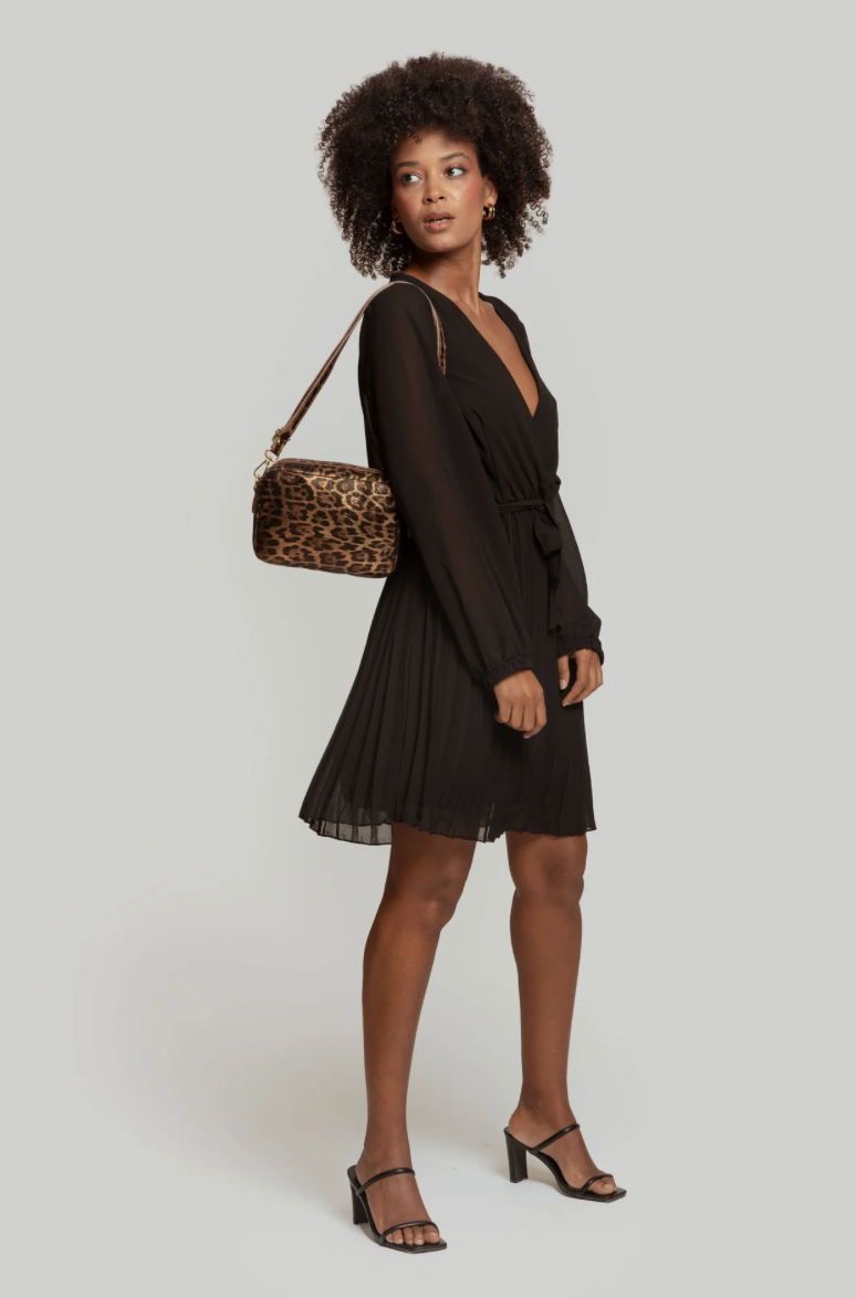 Robe Noire Courte Cache-Cœur à Jupe Plissée